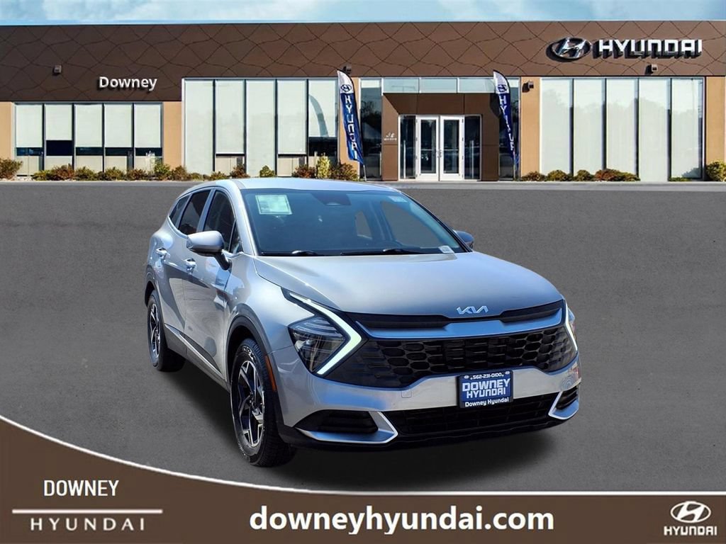 Used 2025 Kia Sportage LX FWD image 3