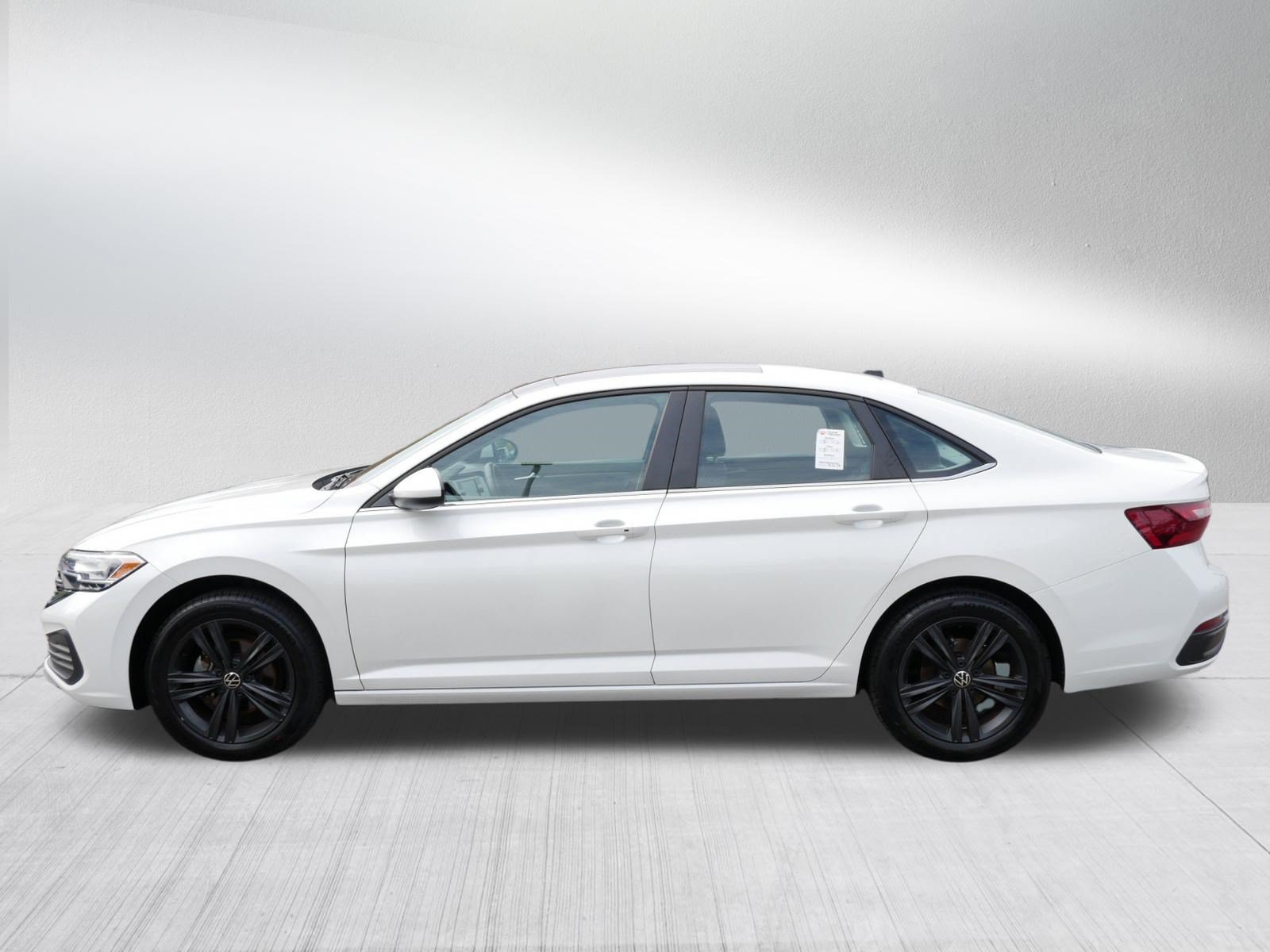 Certified 2023 Volkswagen Jetta SE w/ Panoramic Sunroof Package FWD image 4