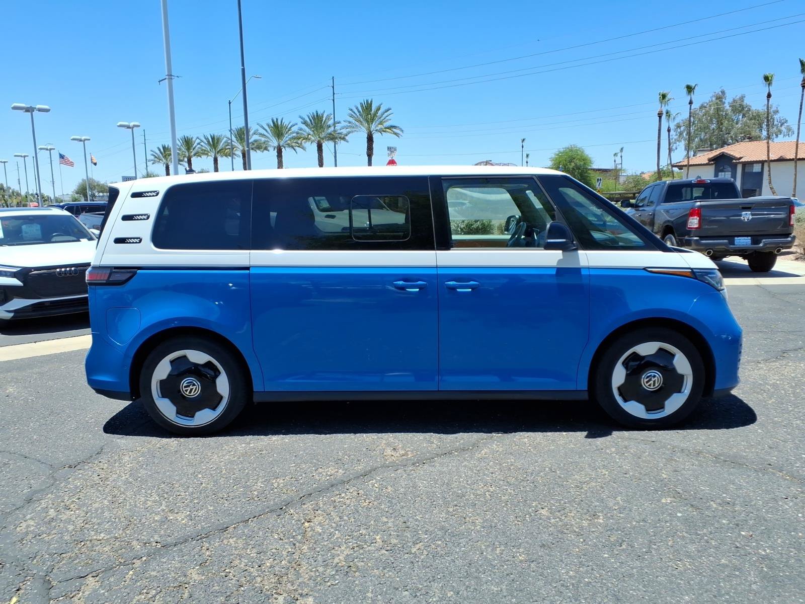 Certified 2025 Volkswagen ID. Buzz Pro S Plus RWD image 3