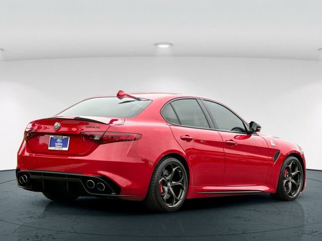 Used 2022 Alfa Romeo Giulia Quadrifoglio RWD image 6