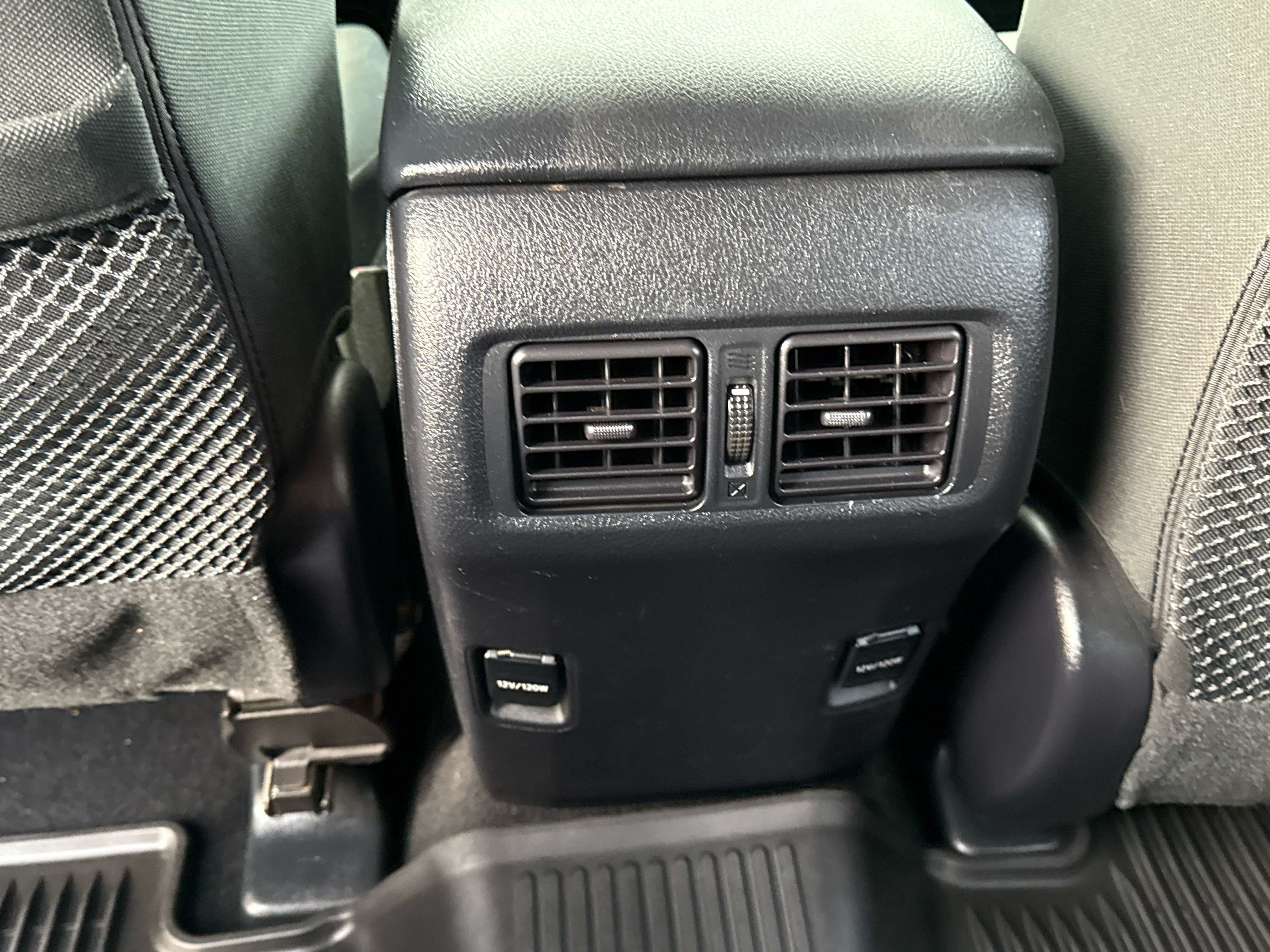 Used 2018 Toyota 4Runner SR5 AWD/4WD image 15