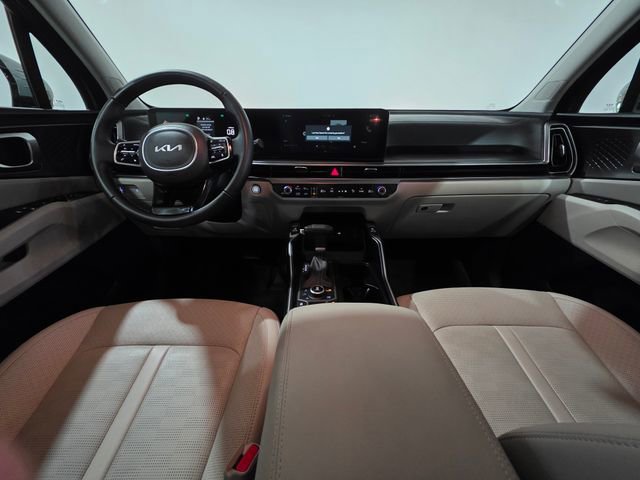 Used 2025 Kia Sorento S image 14