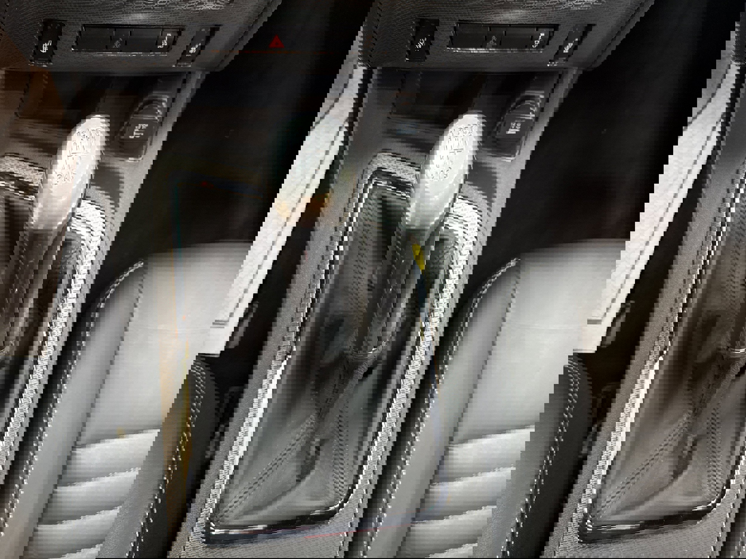 Used 2013 Dodge Challenger R/T image 9