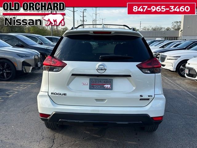Used 2018 Nissan Rogue SV image 5
