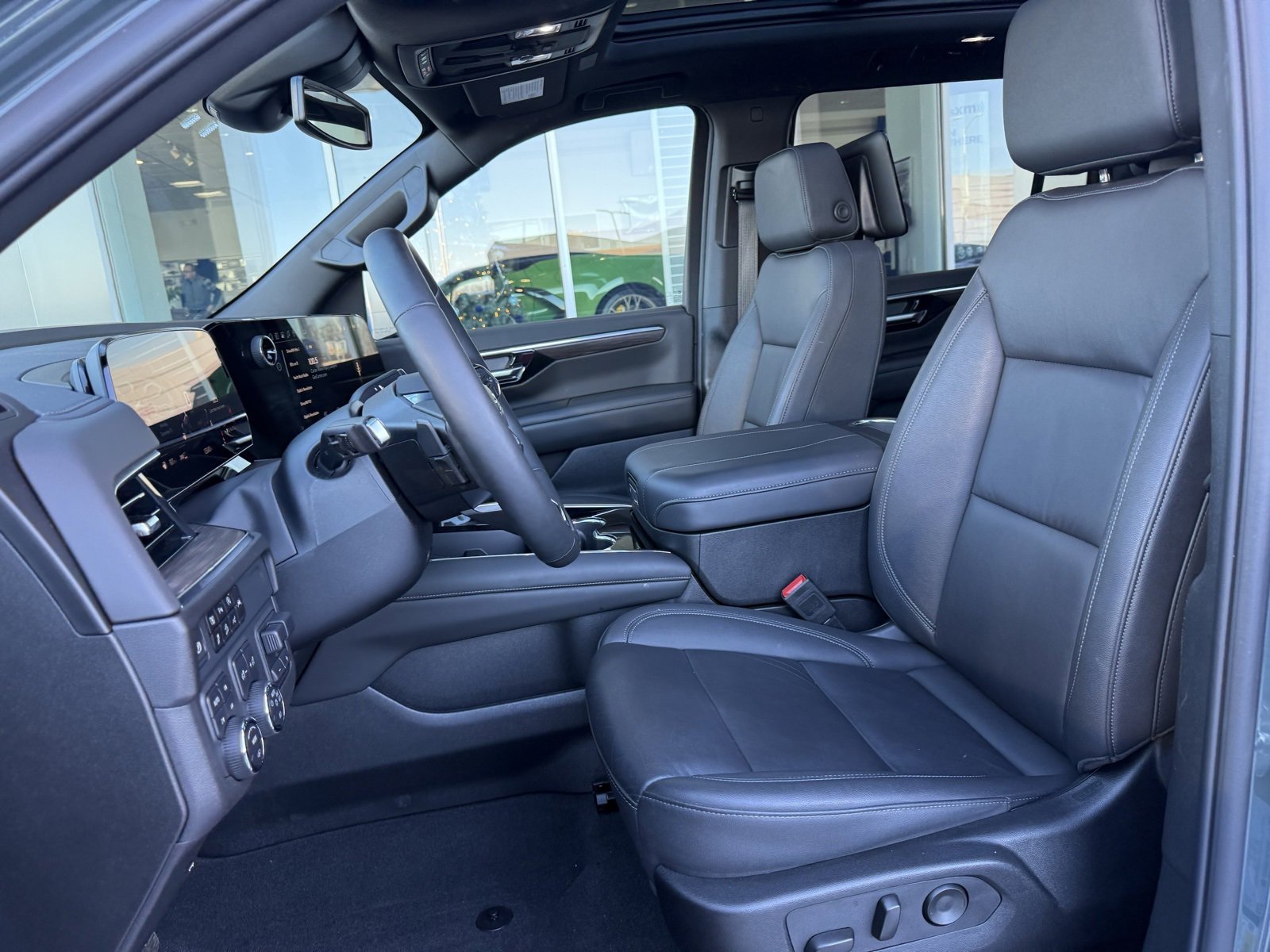 Used 2025 Chevrolet Suburban Z71 w/ Z71 Off-Road Package image 25