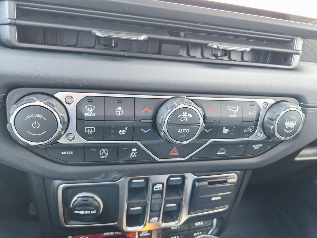 New 2026 Jeep Wrangler Unlimited Rubicon w/ Technology Group image 26