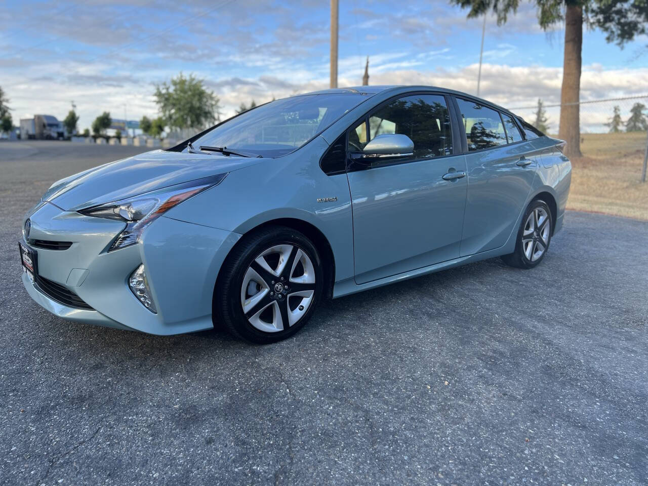 Used 2016 Toyota Prius Four Touring FWD image 9