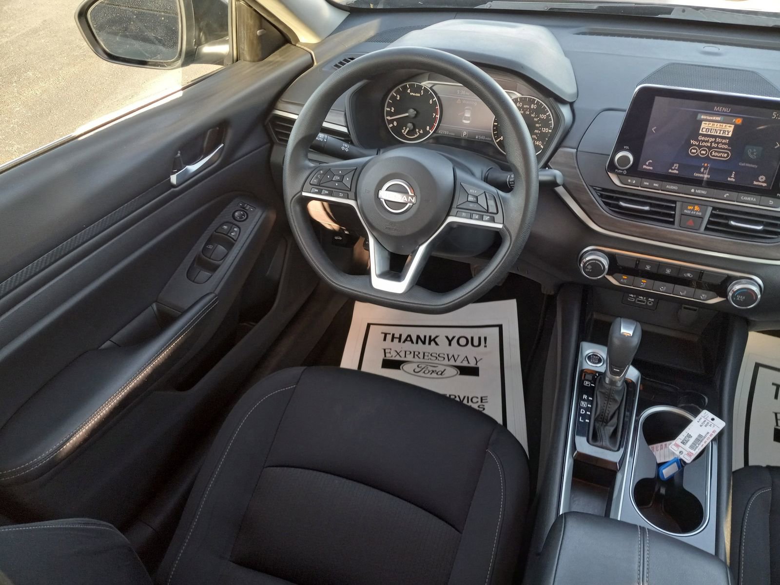 Used 2024 Nissan Altima 2.5 SV FWD image 13