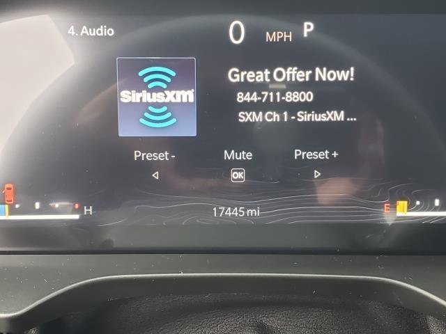 Used 2023 Jeep Grand Cherokee Laredo w/ Luxury Tech Group I image 11