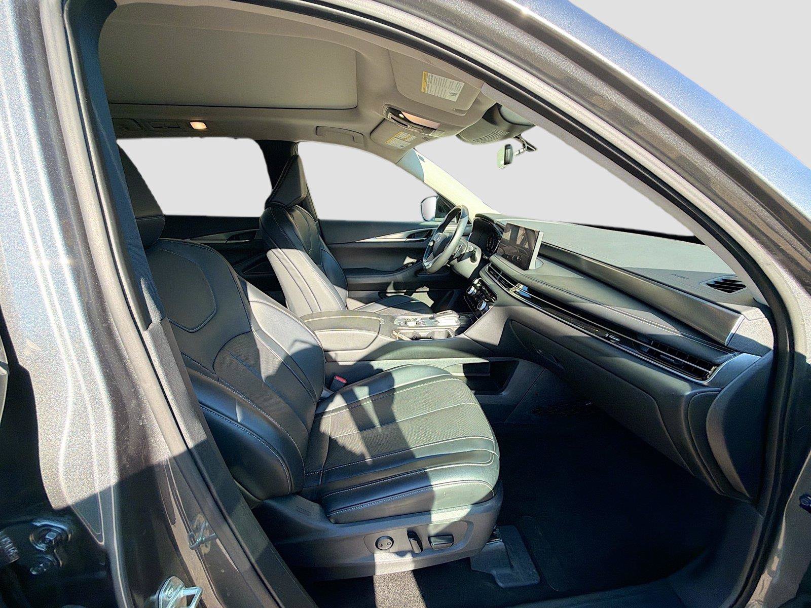 Used 2023 INFINITI QX60 Luxe w/ Cargo Package AWD/4WD image 16