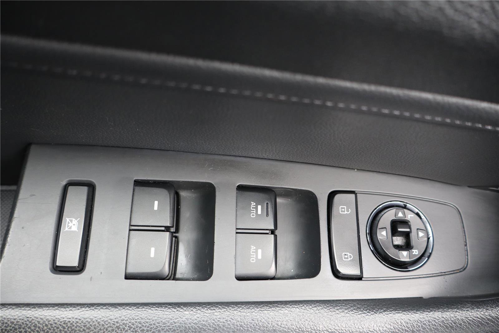 Used 2015 Hyundai Sonata Limited w/ Option Group 06 image 12