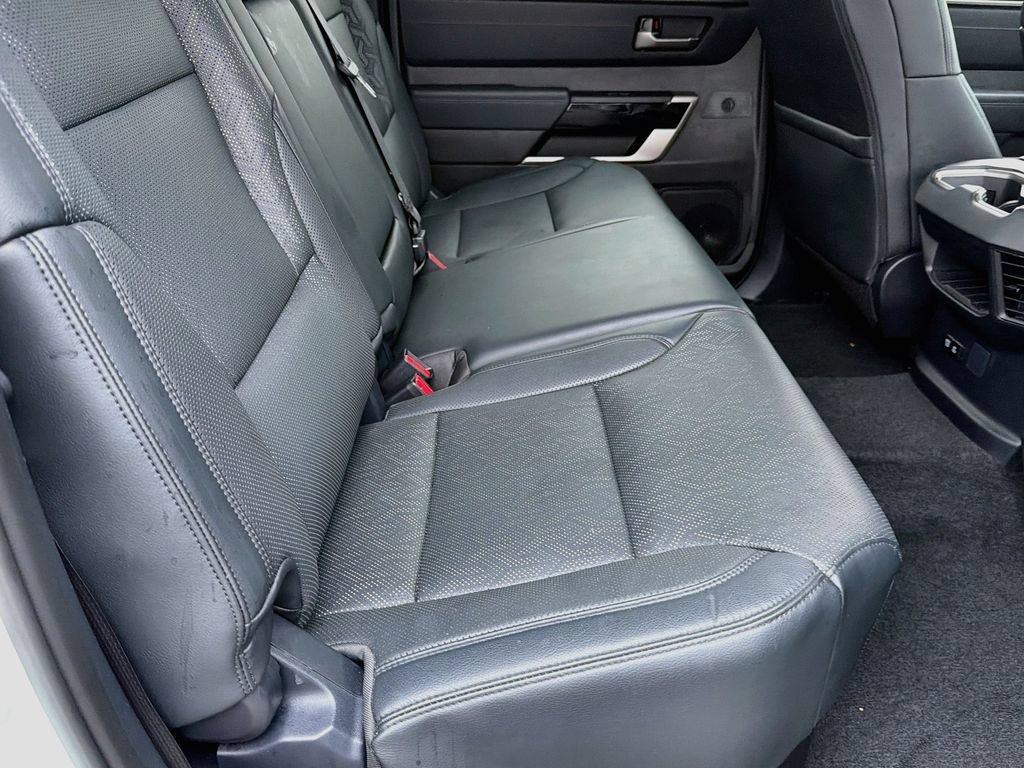 Used 2025 Toyota Tundra Limited AWD/4WD image 32
