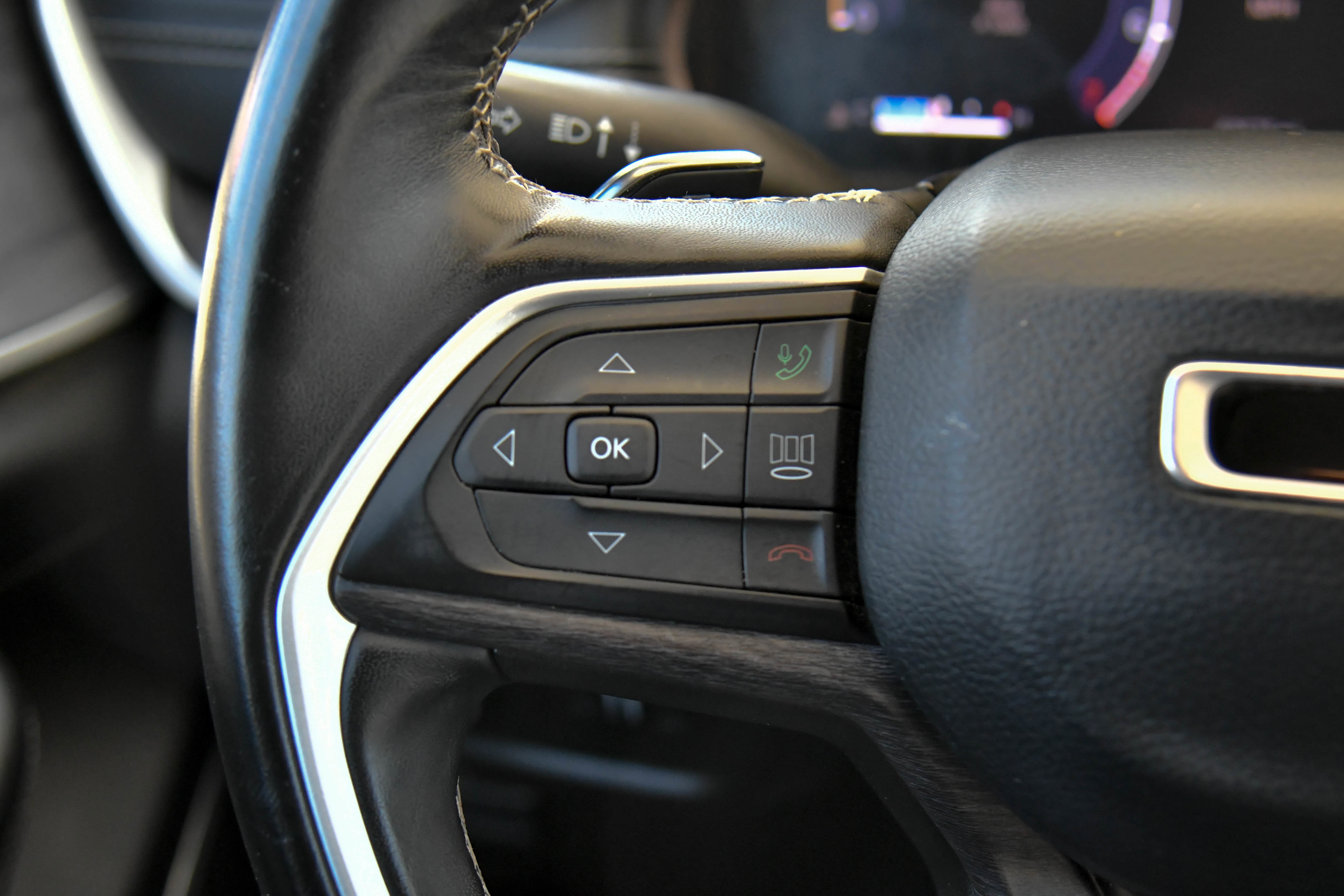 Used 2022 Jeep Grand Cherokee L Limited image 34