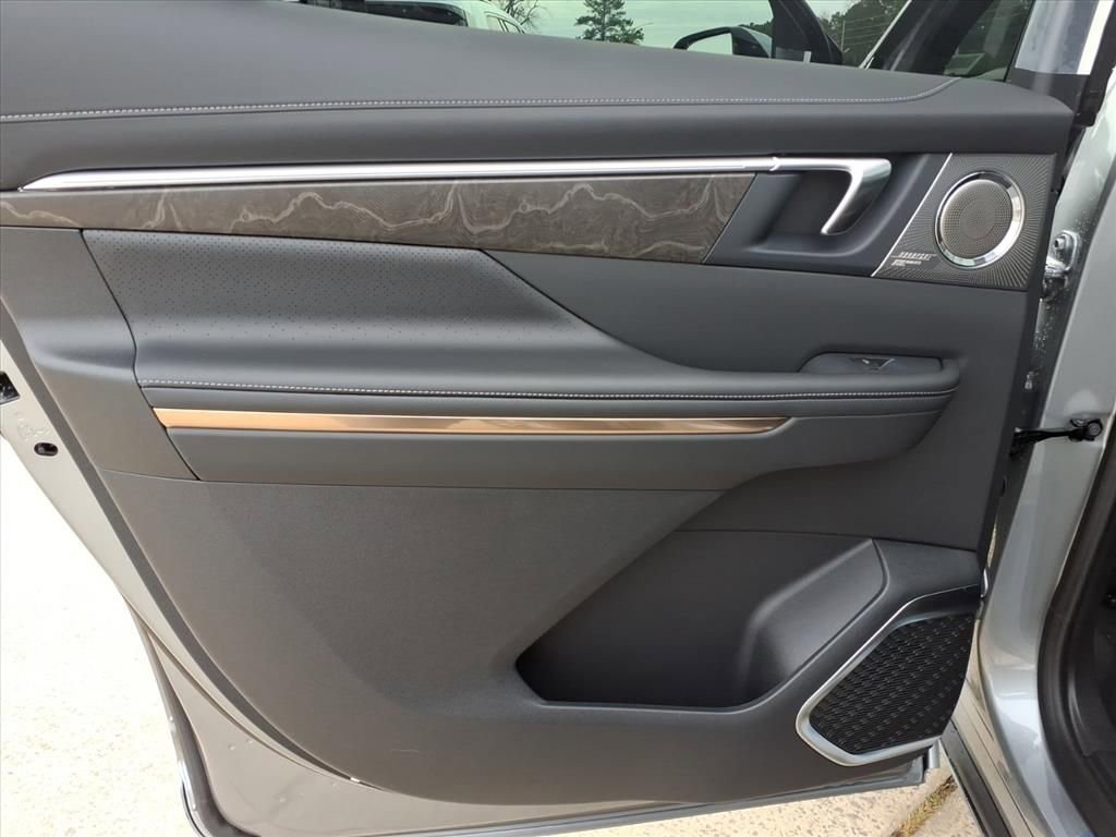 New 2026 Buick Enclave Avenir w/ Super Cruise Package image 17