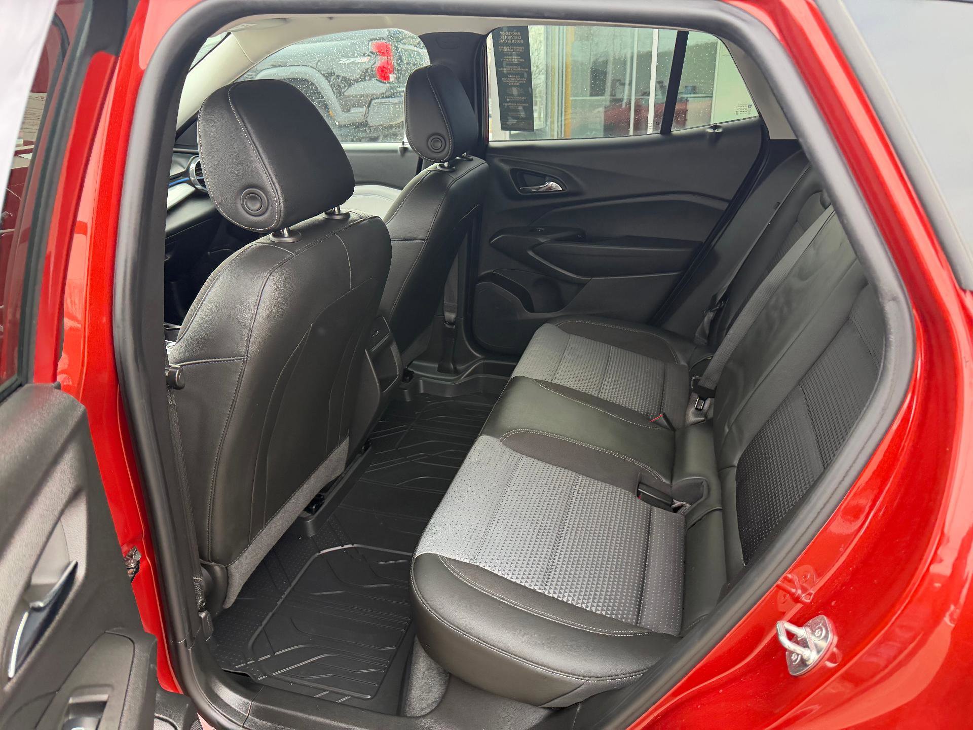 Certified 2024 Chevrolet Trax LT w/ Driver Confidence Package image 16