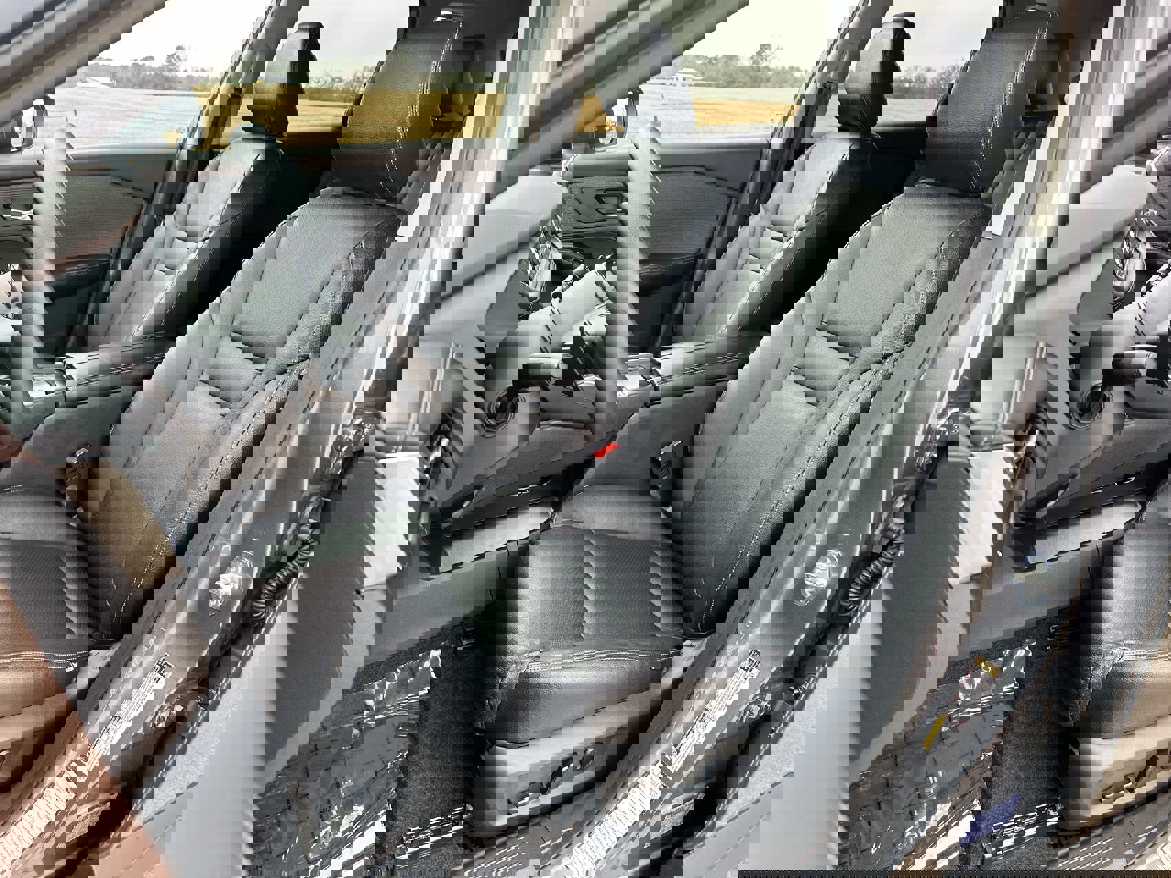 Used 2023 Nissan Rogue SV image 11