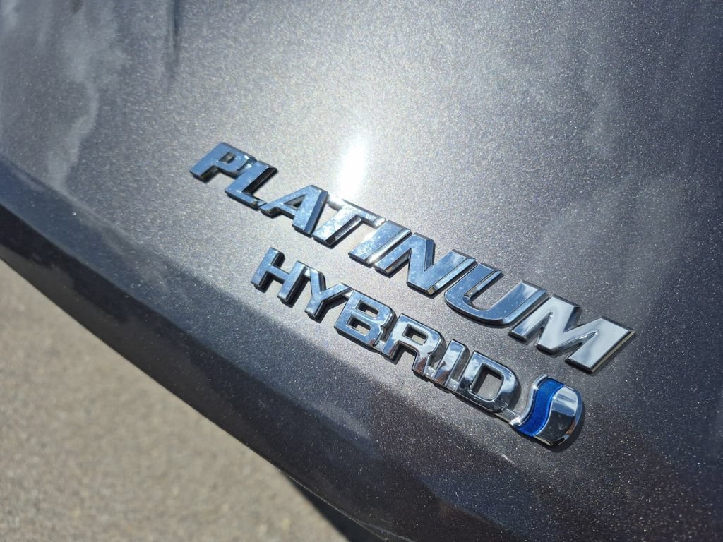 Used 2023 Toyota Sienna Platinum AWD/4WD image 15