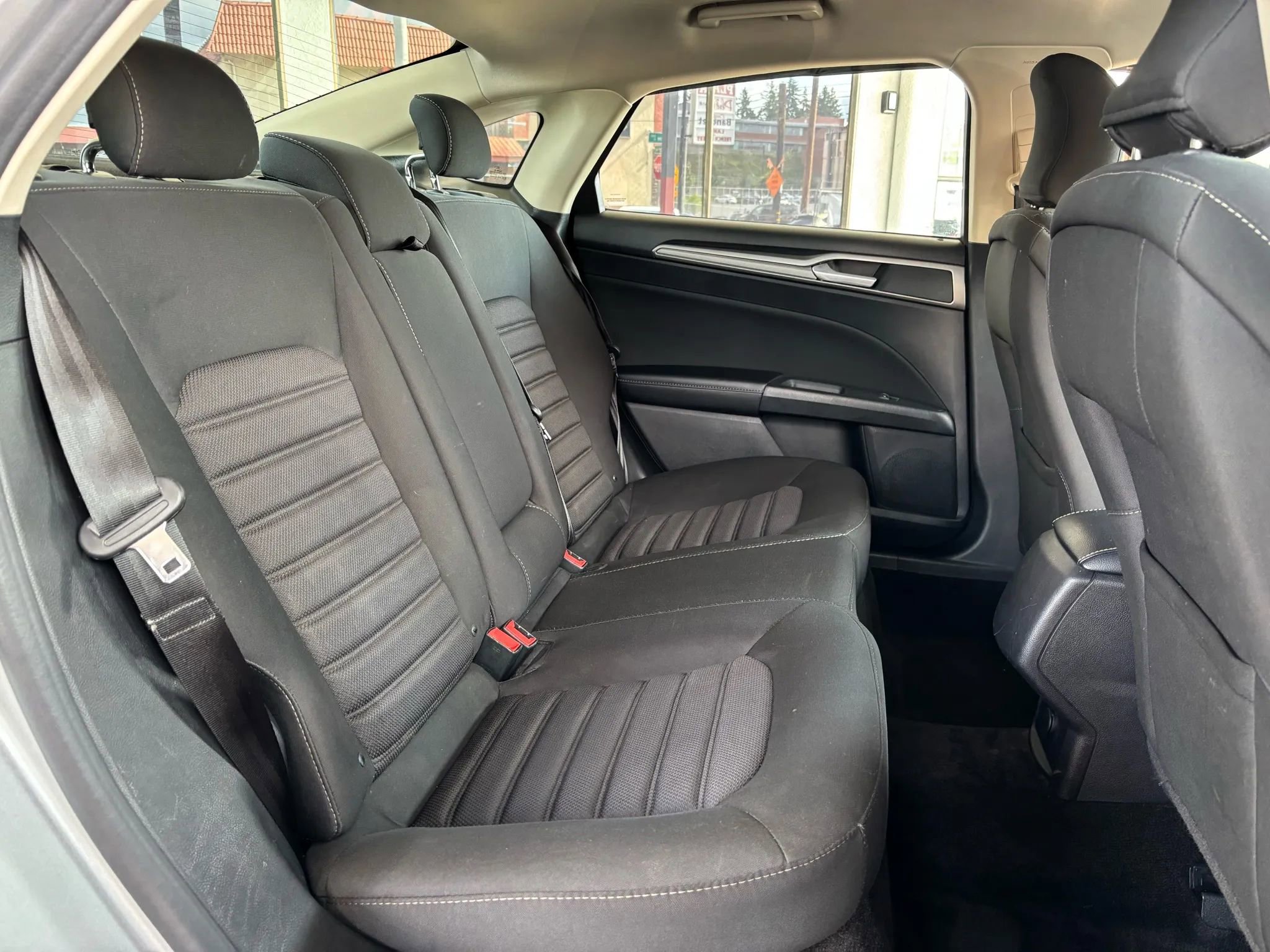 Used 2018 Ford Fusion SE image 24
