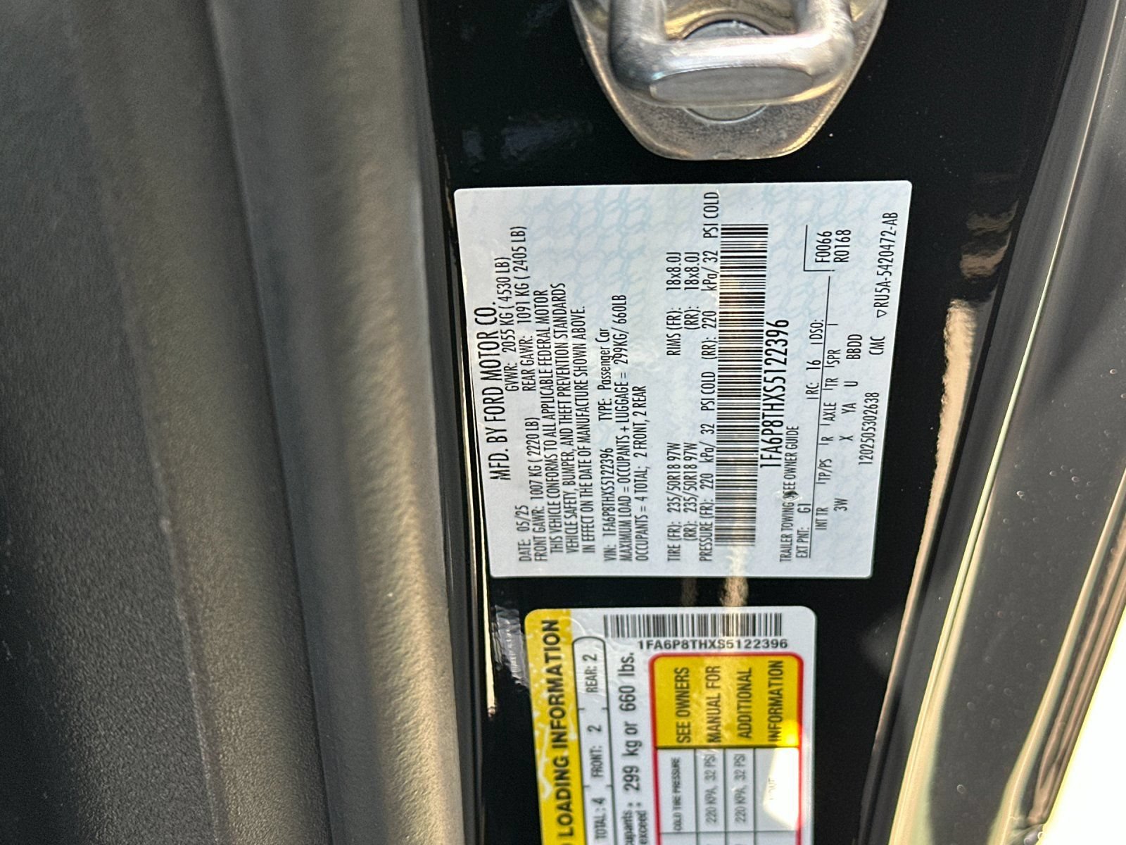 Used 2025 Ford Mustang Premium RWD image 24