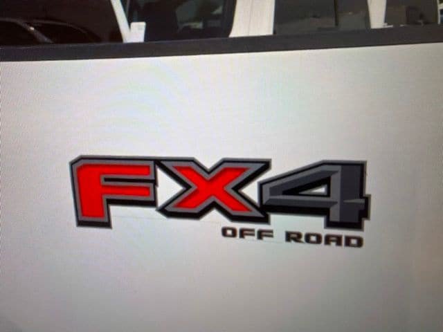 Used 2025 Ford F250 XLT w/ FX4 Off-Road Package AWD/4WD image 8