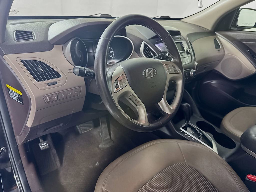 Used 2013 Hyundai Tucson GLS image 10