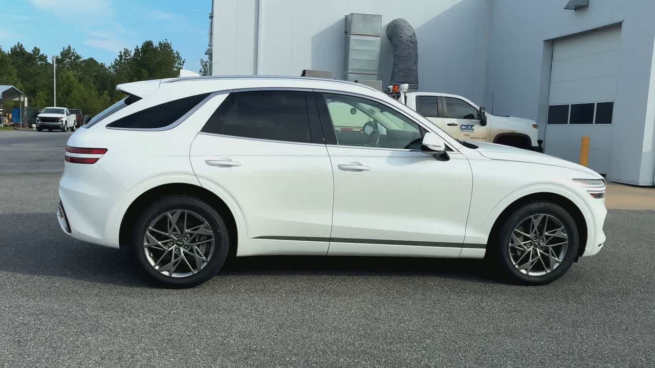 Used 2025 Genesis GV70 2.5T AWD/4WD image 9