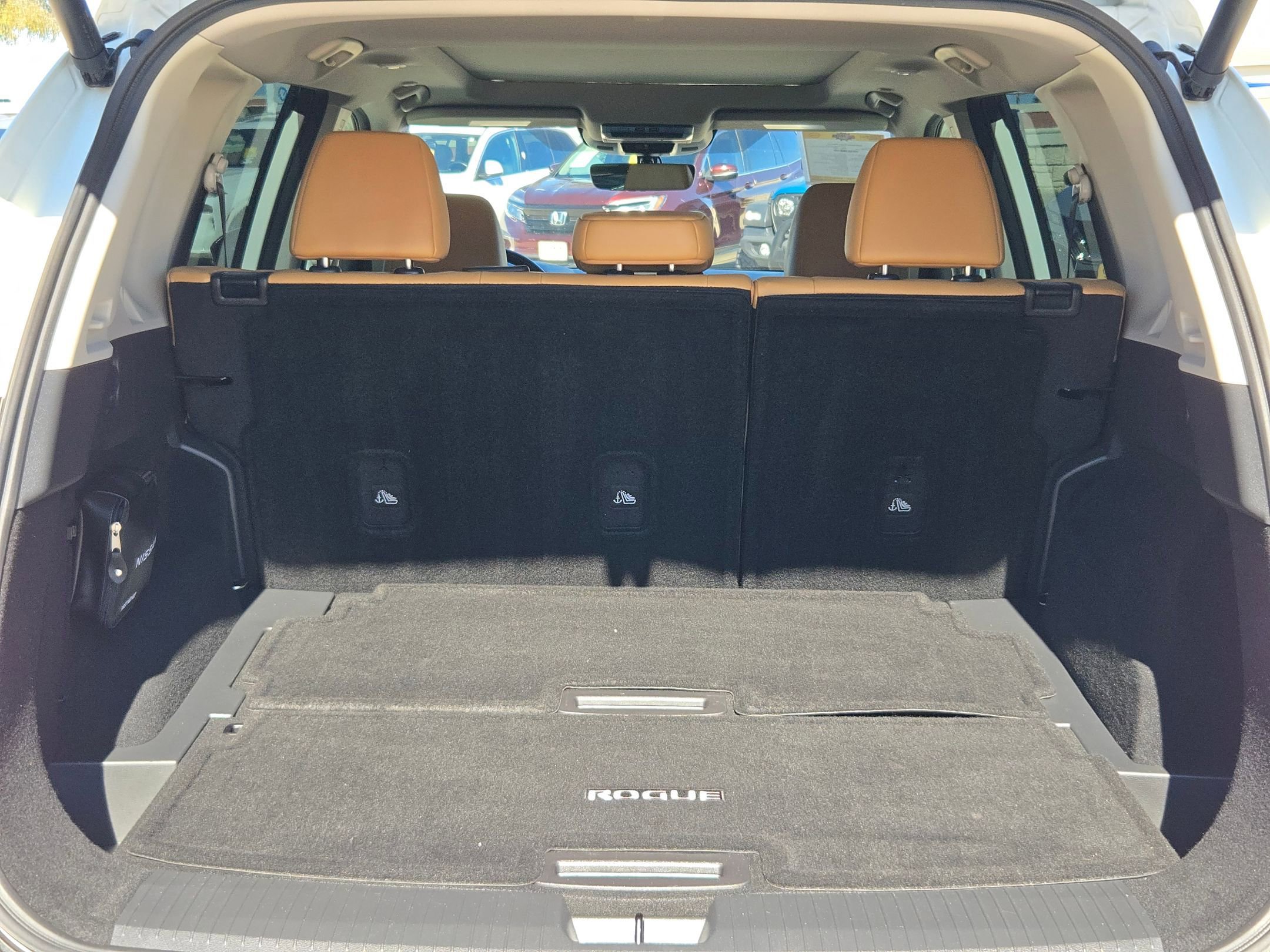 Used 2023 Nissan Rogue Platinum w/ Platinum Premium Package image 26