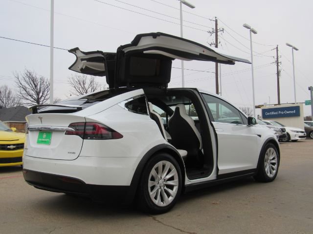 Used 2018 Tesla Model X 100D image 18