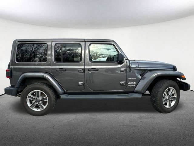 Used 2018 Jeep Wrangler Unlimited Sahara w/ Dual Top Group image 15