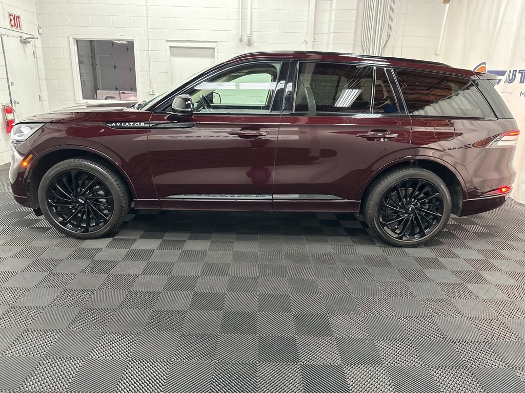 Used 2023 Lincoln Aviator Reserve w/ Equipment Group 201A image 6