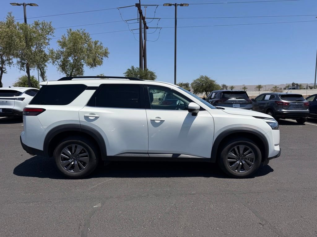Used 2024 Nissan Pathfinder SV FWD image 4