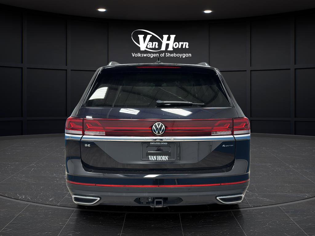 Used 2024 Volkswagen Atlas SE w/ Black Wheel Package image 4