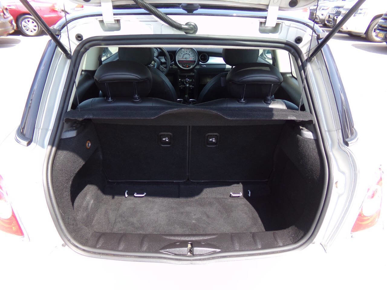Used 2011 MINI Cooper Hardtop image 12