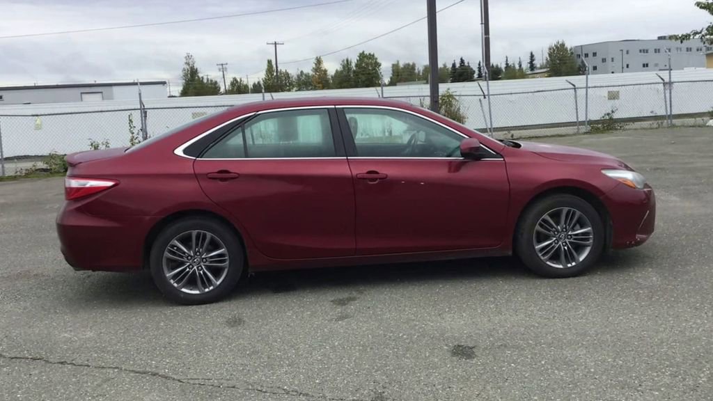 Used 2017 Toyota Camry SE image 9
