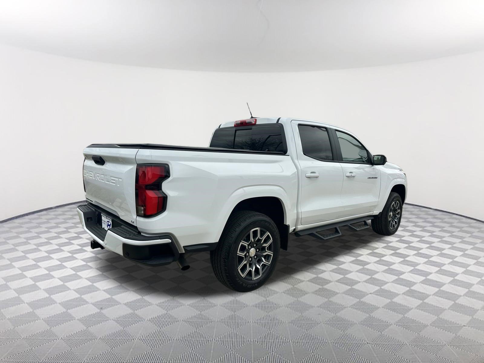 Used 2024 Chevrolet Colorado LT w/ LT Convenience Package III image 6