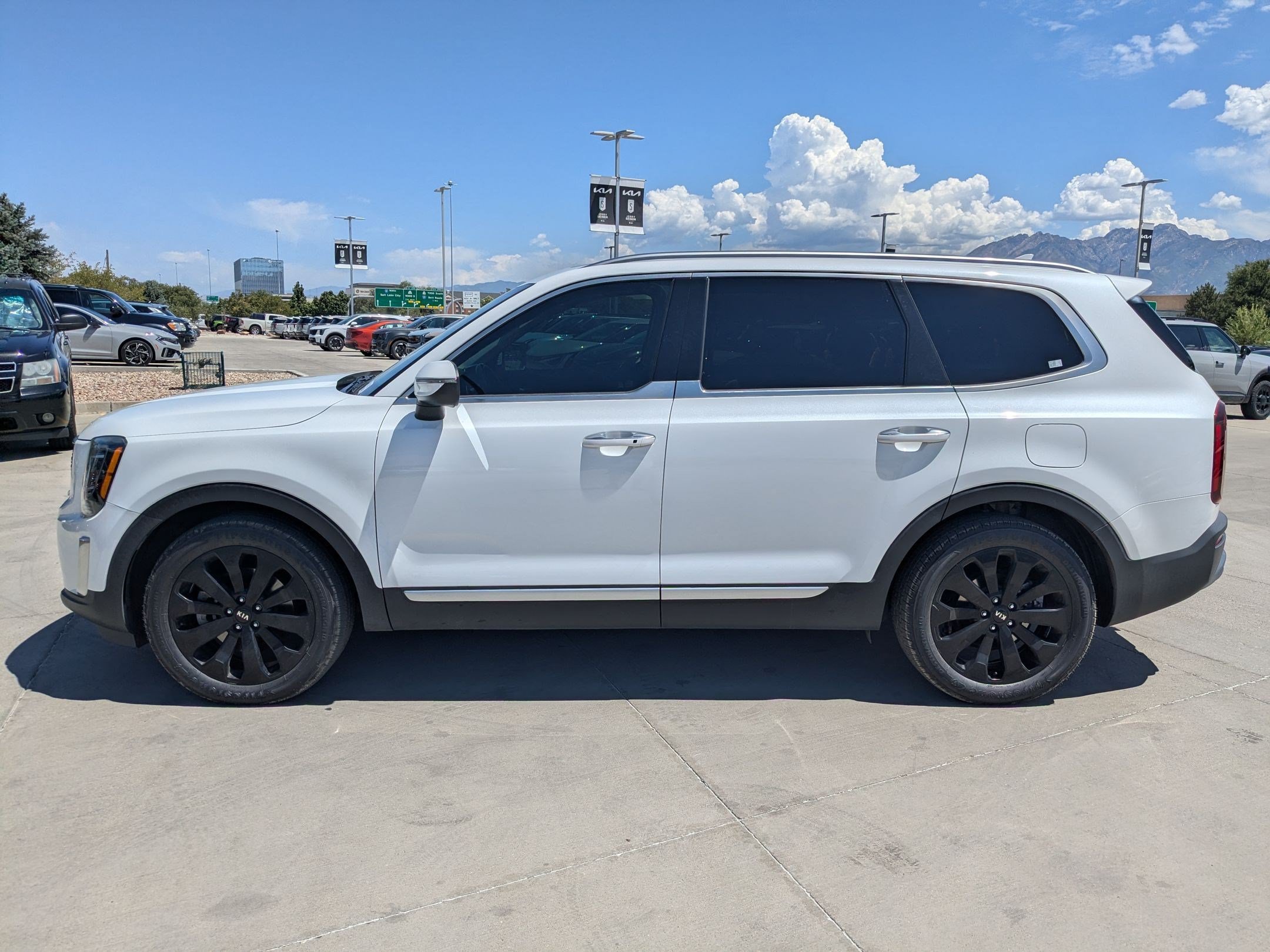 Used 2020 Kia Telluride S AWD/4WD image 2