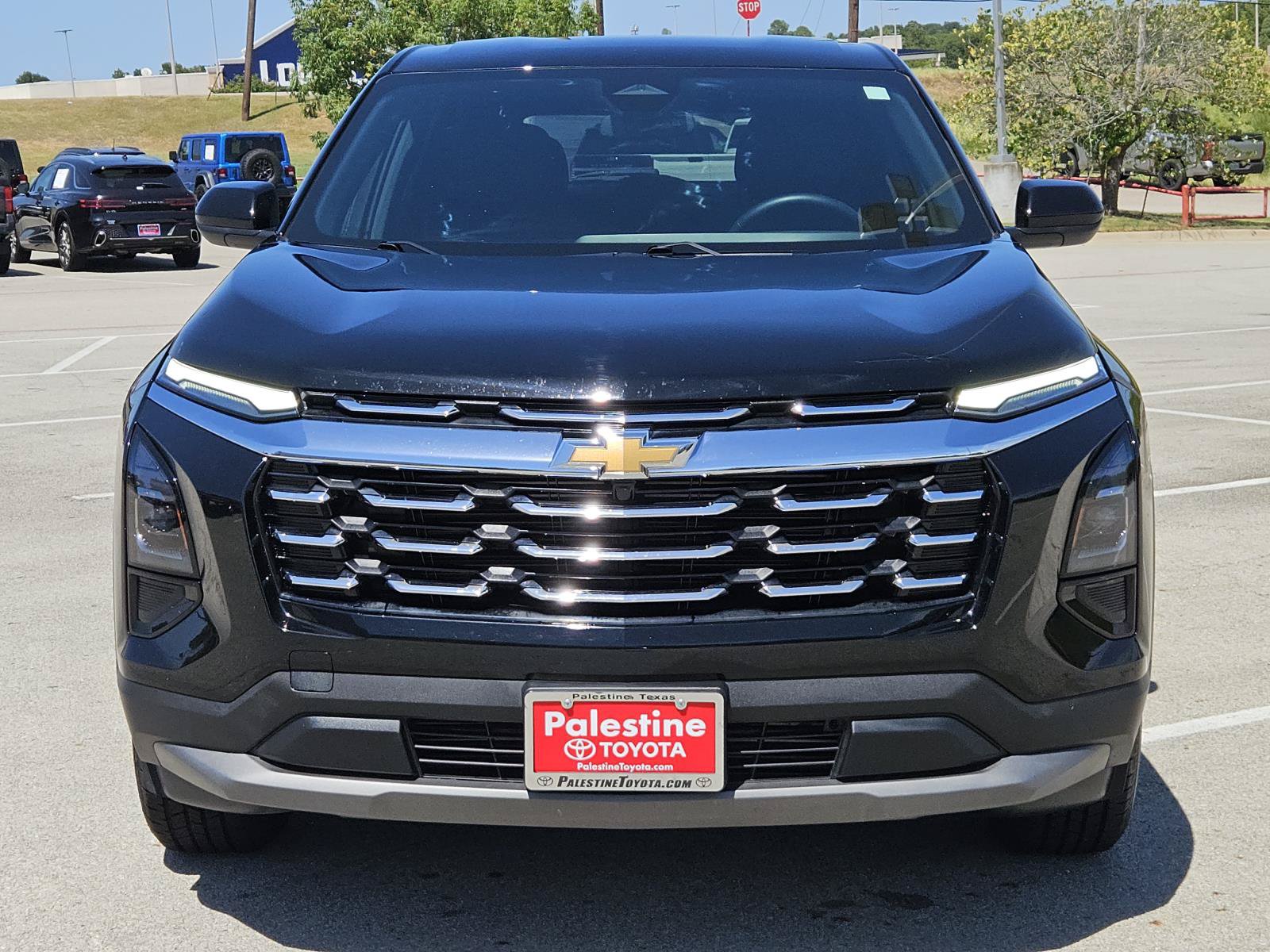 Used 2026 Chevrolet Equinox LT FWD image 2