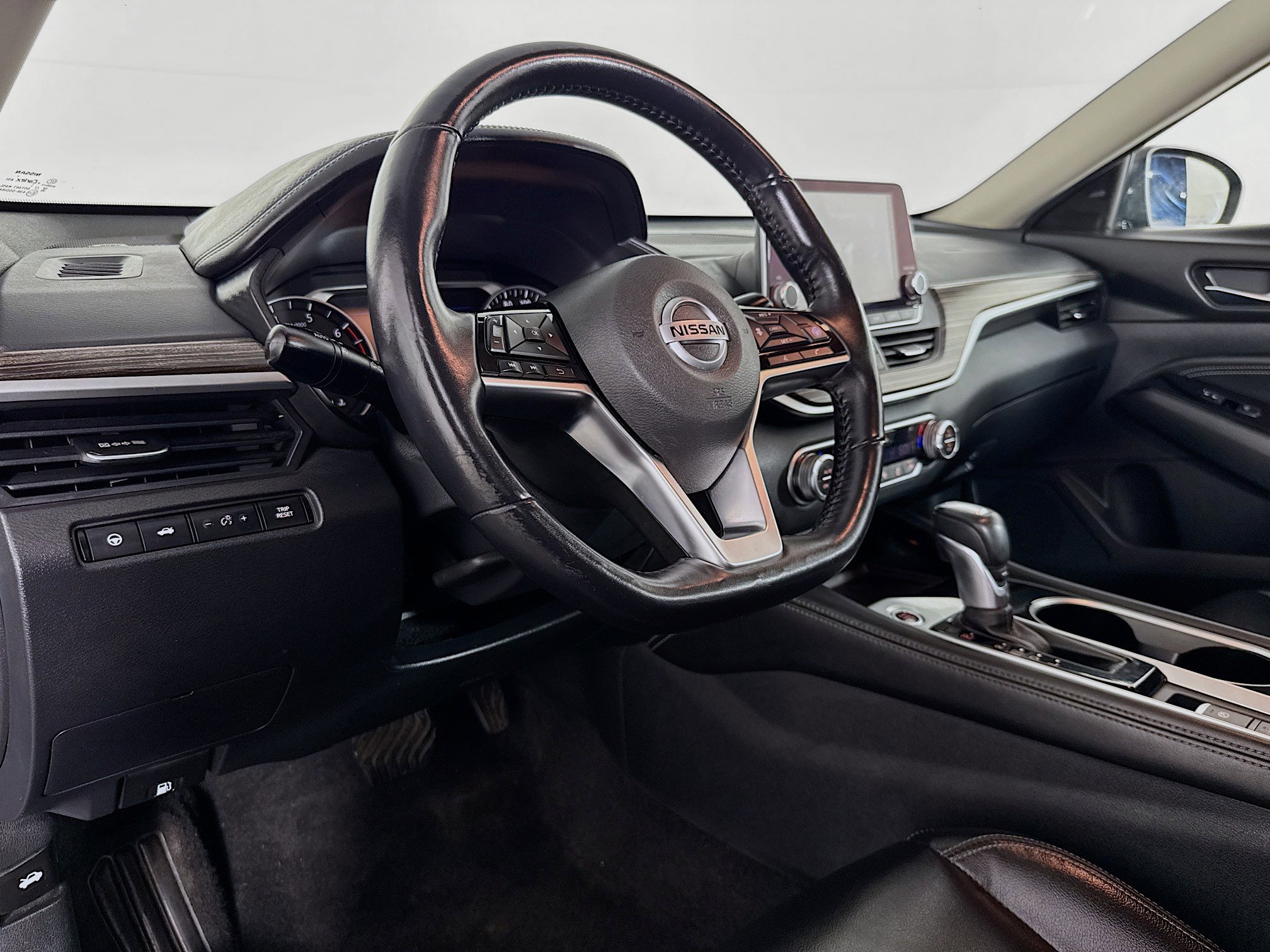 Used 2020 Nissan Altima 2.0 Platinum image 22