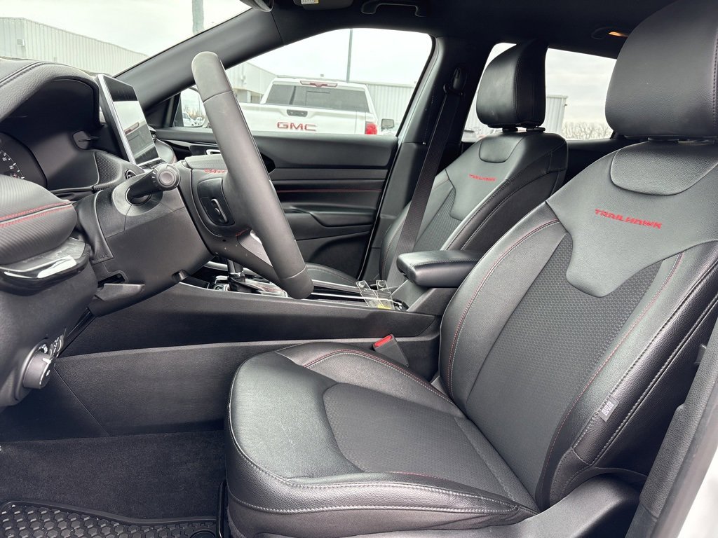 Used 2023 Jeep Compass Trailhawk image 12