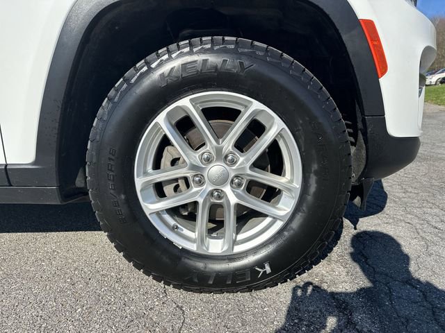 Used 2023 Jeep Grand Cherokee Laredo w/ Luxury Tech Group I AWD/4WD image 20