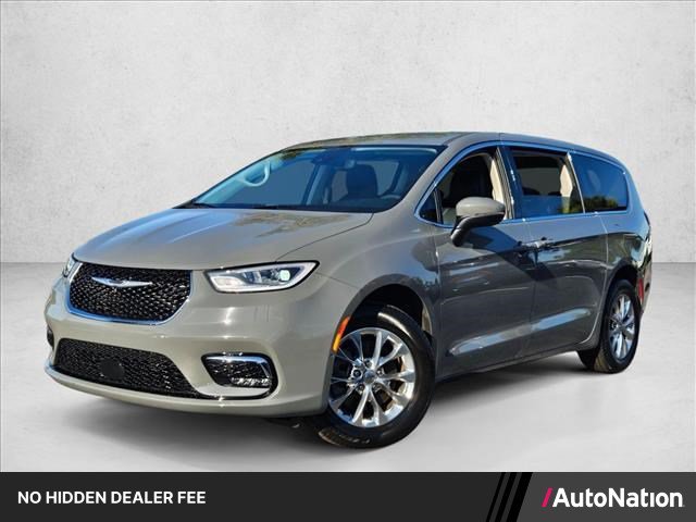 Used 2023 Chrysler Pacifica Touring-L w/ Uconnect Theater Family Group AWD/4WD image 1