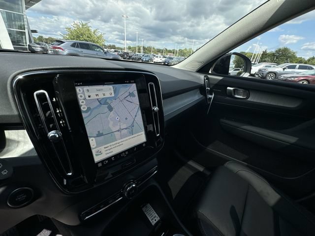 Used 2025 Volvo XC40 B5 Plus w/ Protection Package Premier AWD/4WD image 29