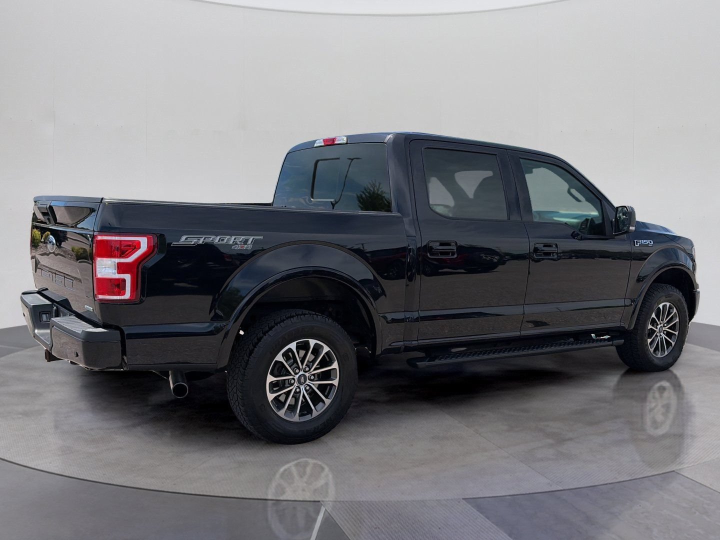 Used 2019 Ford F150 XLT w/ Equipment Group 302A Luxury AWD/4WD image 6