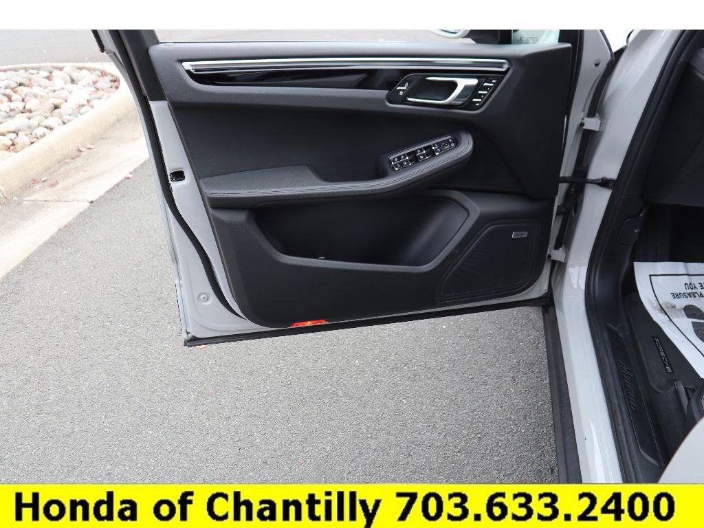 Used 2021 Porsche Macan image 22