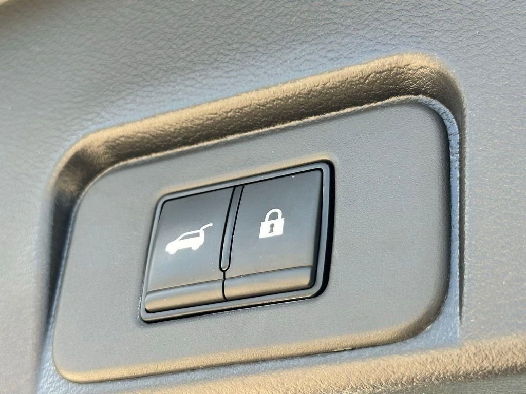 Used 2023 Nissan Rogue SL w/ SL Premium Package FWD image 10