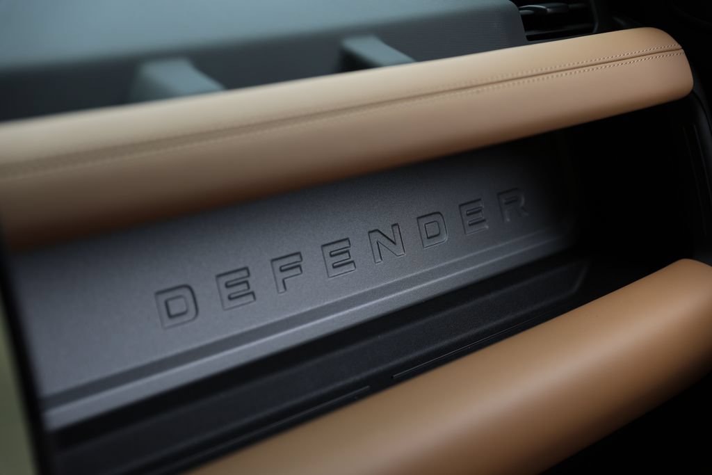 New 2026 Land Rover Defender 110 X AWD/4WD image 27