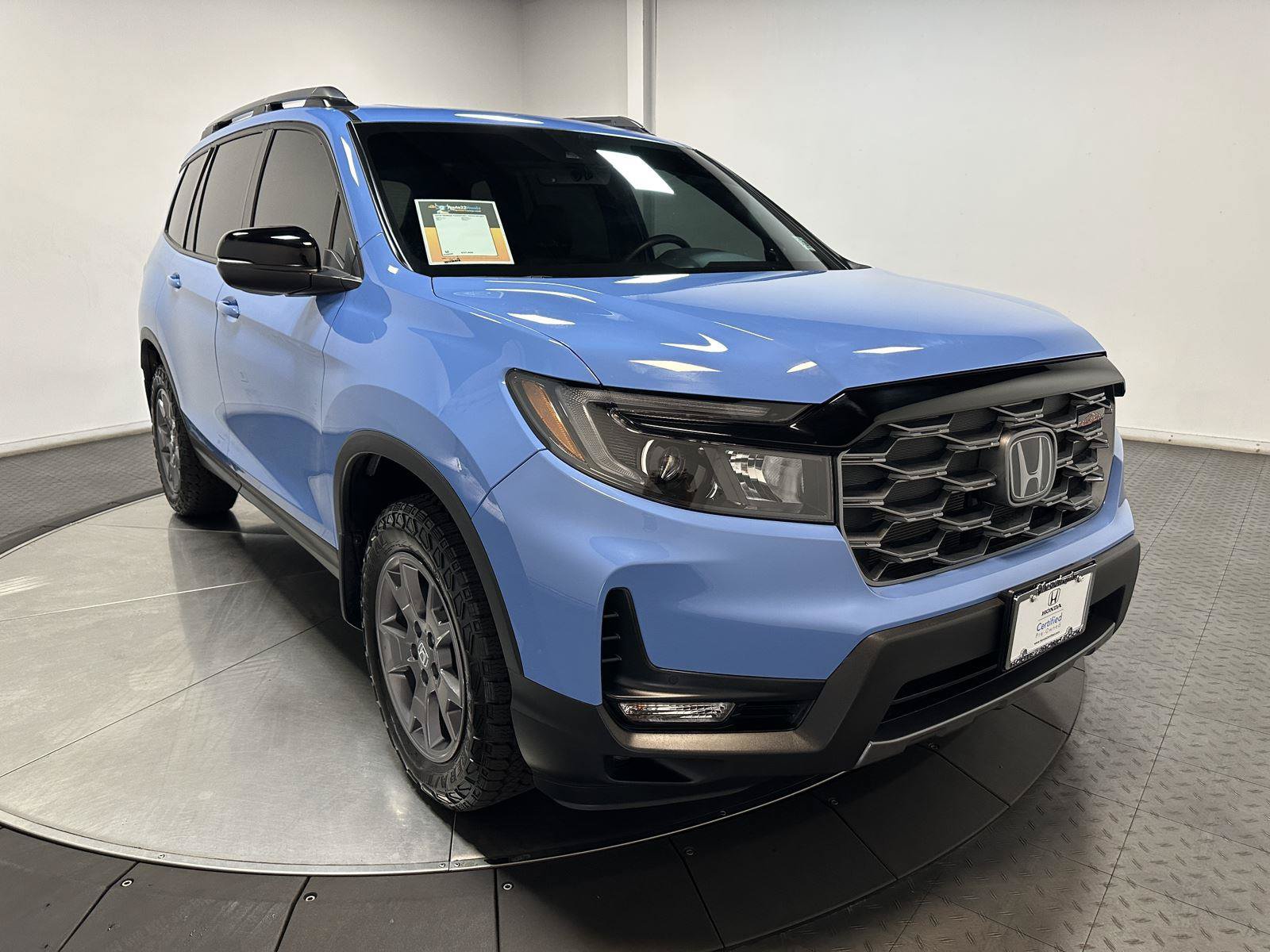 Certified 2024 Honda Passport TrailSport image 2