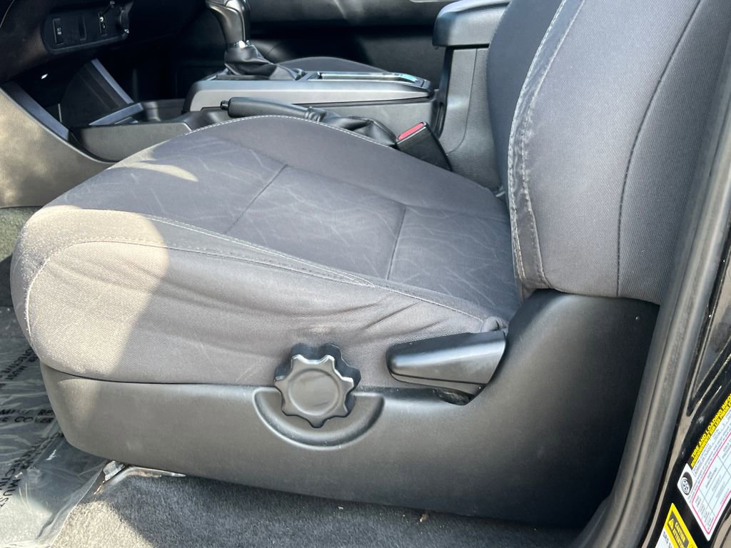 Used 2016 Toyota Tacoma TRD Sport image 30