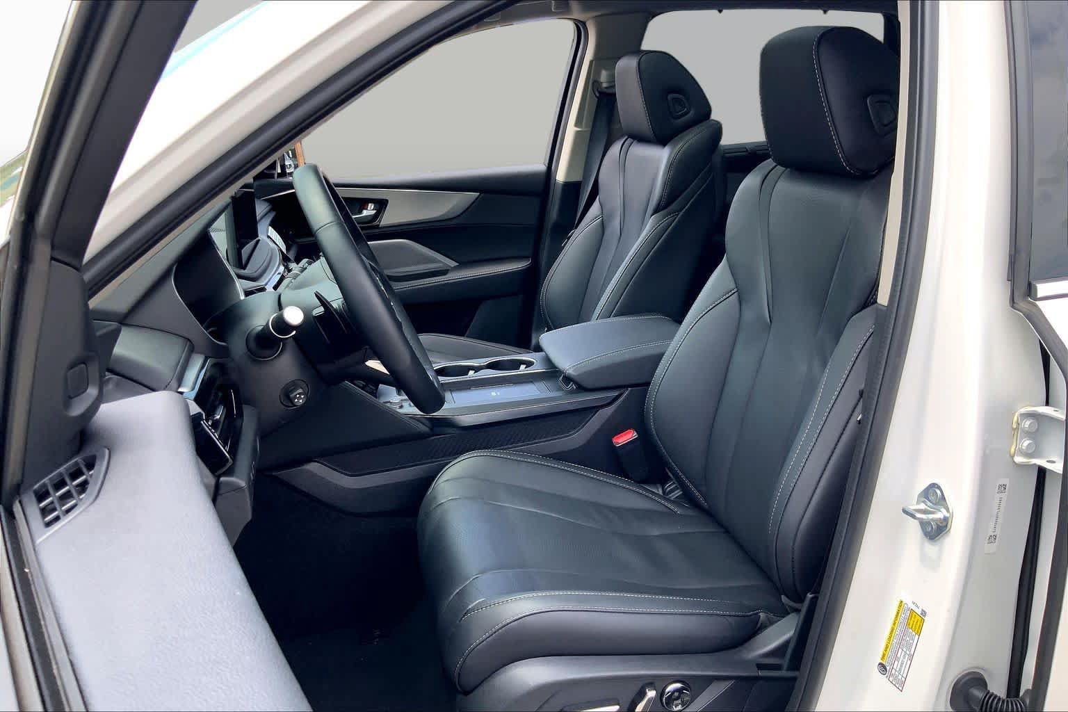 Used 2026 Acura MDX w/ Technology Package FWD image 8