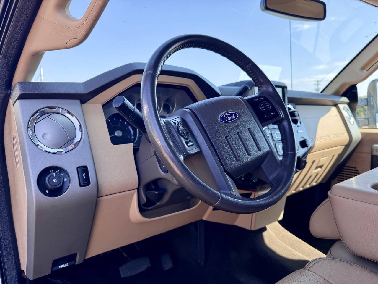 Used 2016 Ford F350 Lariat AWD/4WD image 5